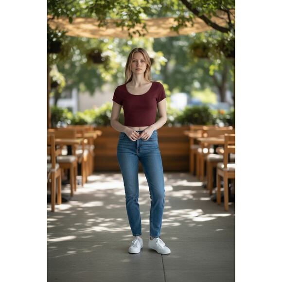 Zenana Outfitters Burgundy Crop Top Sz M Short Sleeve Fitted Tee Stretch - Picture 2 of 6